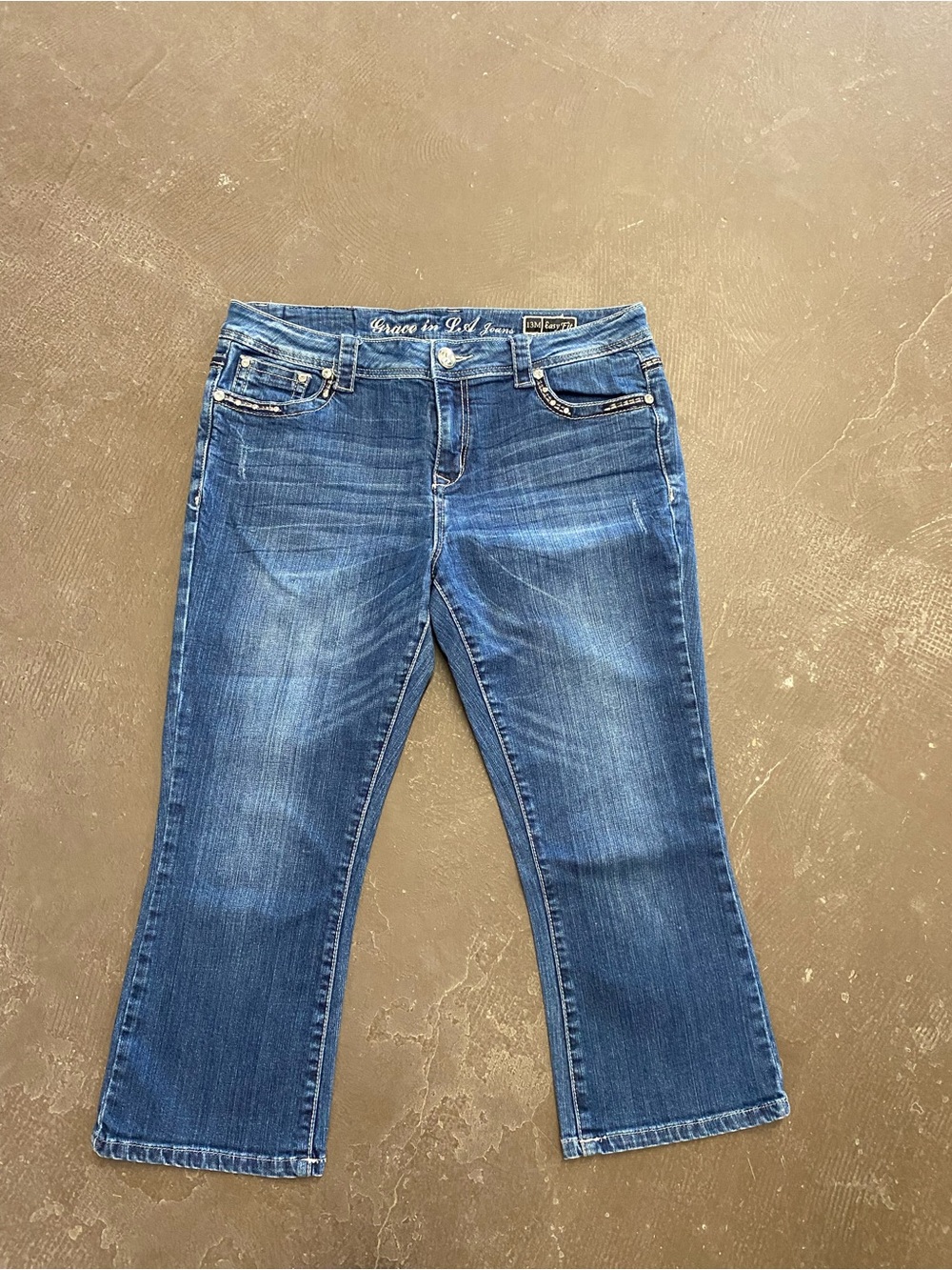 Grace in LA Women's Medium Blue Bootcut Capris